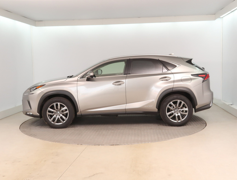 Lexus NX, 2018