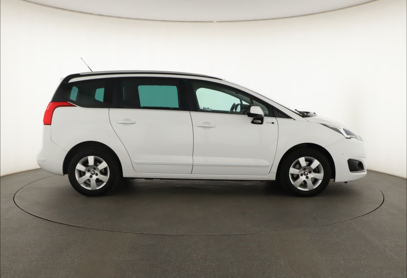 Peugeot 5008, 2016