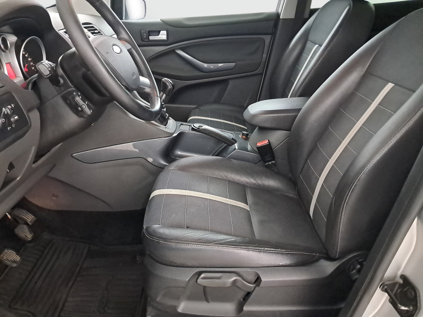 Ford Kuga, 2010