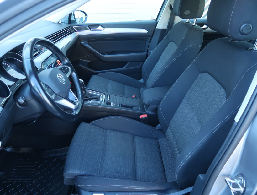Volkswagen Passat, 2021