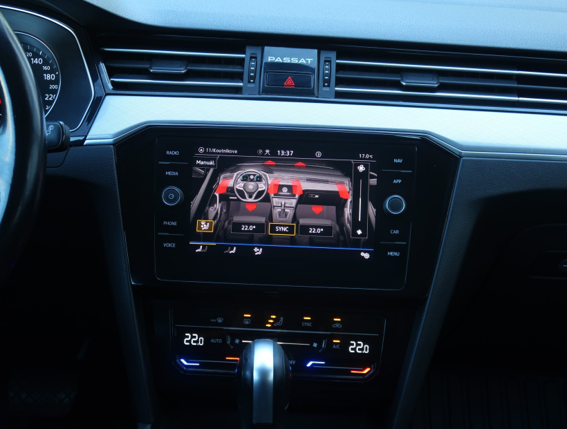 Volkswagen Passat, 2021