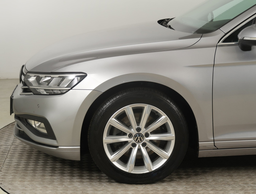 Volkswagen Passat, 2021
