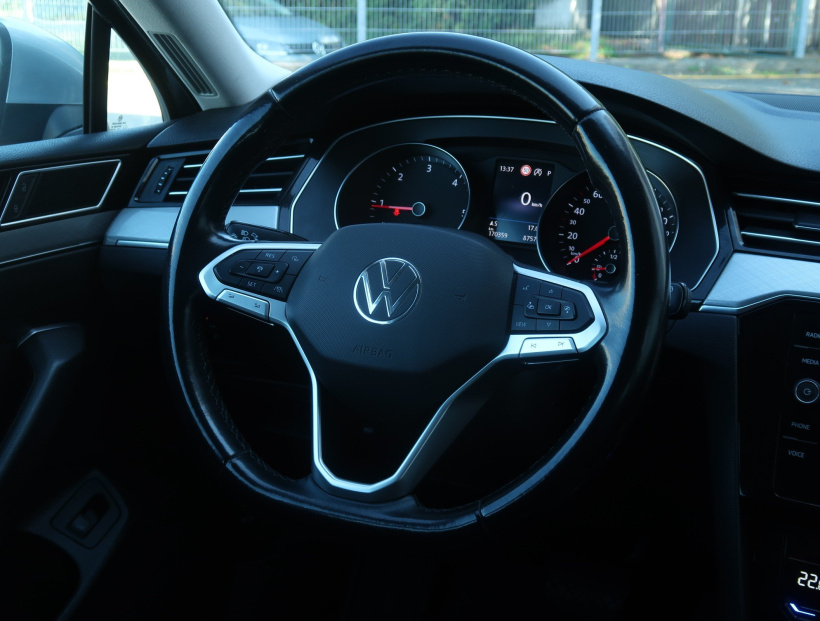 Volkswagen Passat, 2021