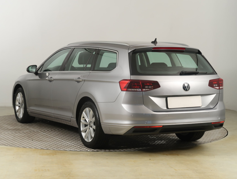Volkswagen Passat, 2021