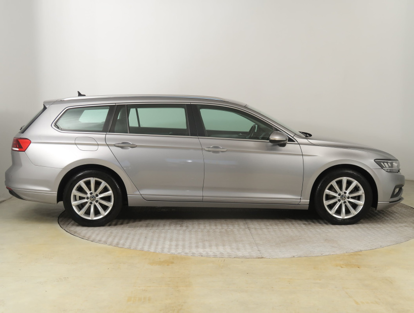 Volkswagen Passat, 2021