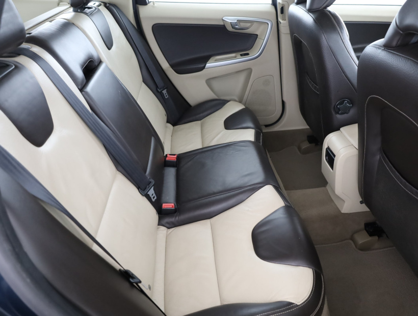Volvo XC60, 2010