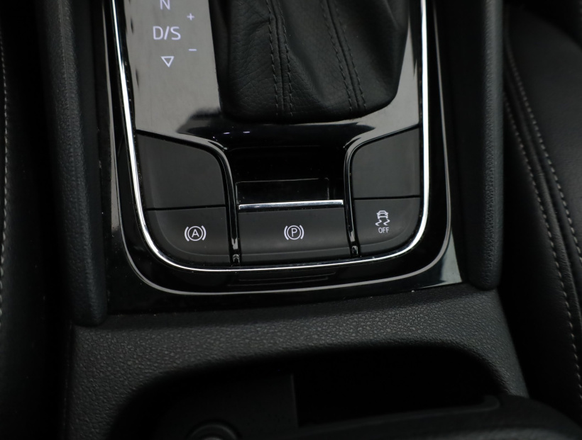 Škoda Karoq, 2017