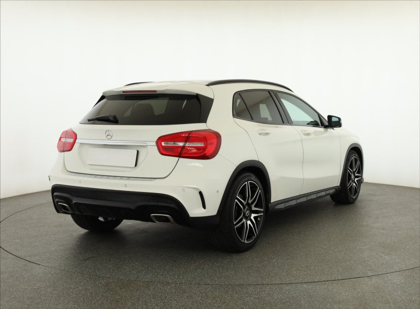 Mercedes-Benz GLA, 2017