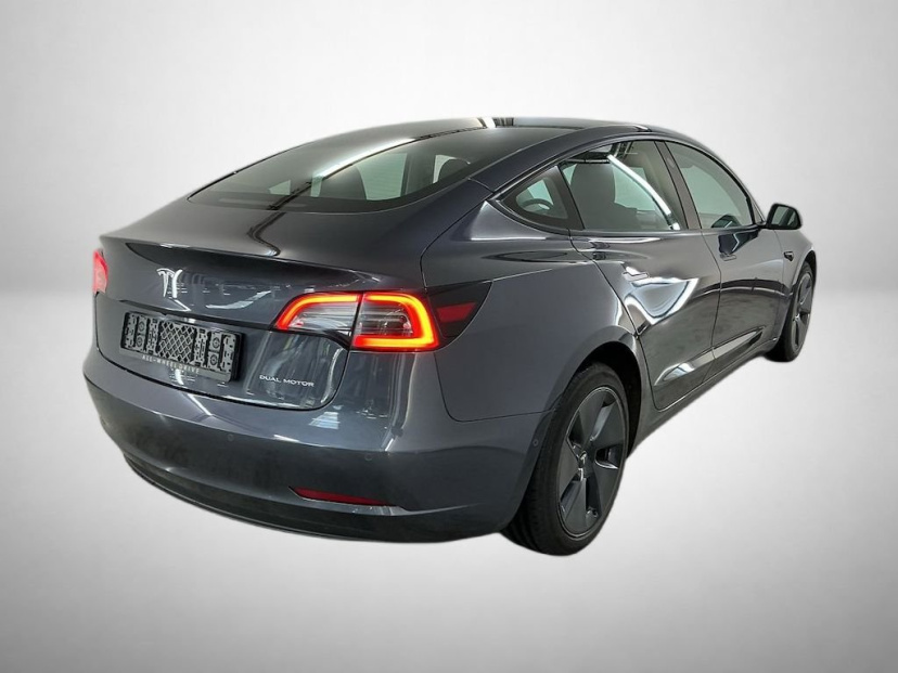 Tesla Model 3, 2022