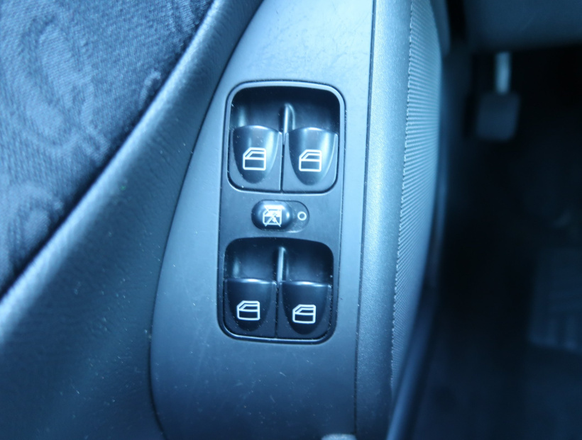 Mercedes-Benz C, 2002