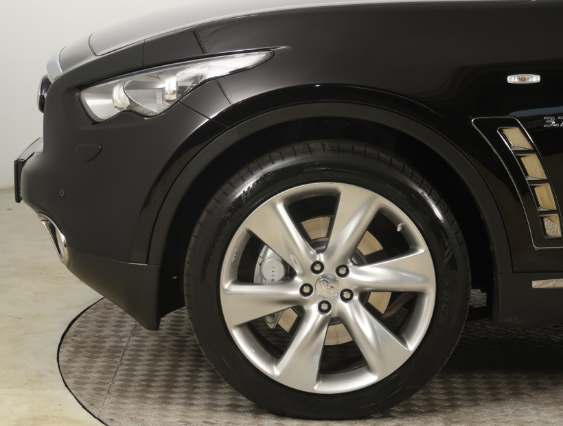 Infiniti QX70, 2016