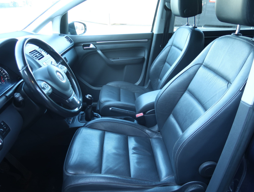 Volkswagen Touran, 2013