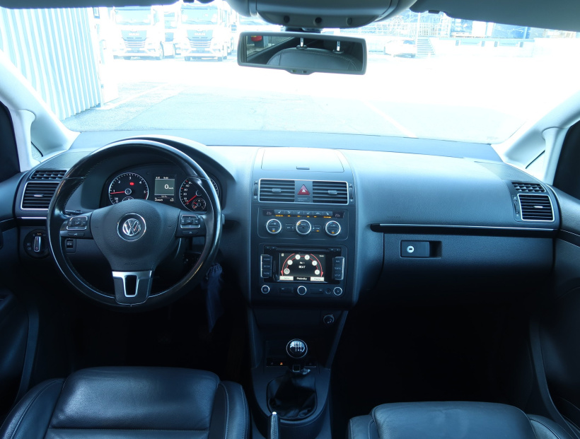 Volkswagen Touran, 2013