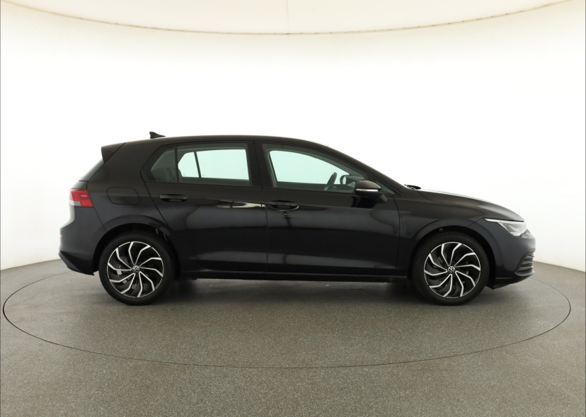 Volkswagen Golf, 2021