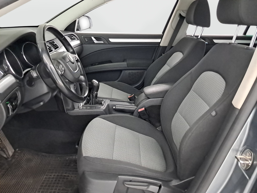 Škoda Superb, 2012
