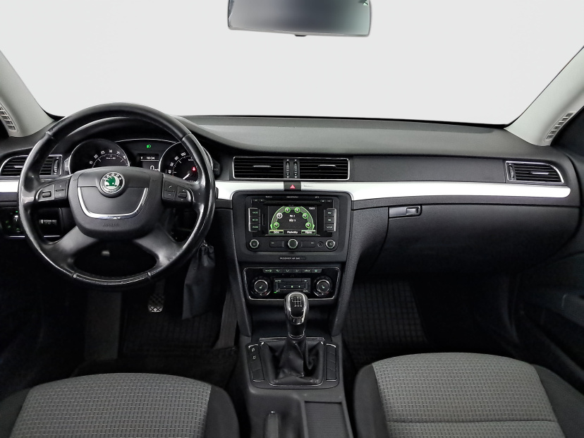 Škoda Superb, 2012