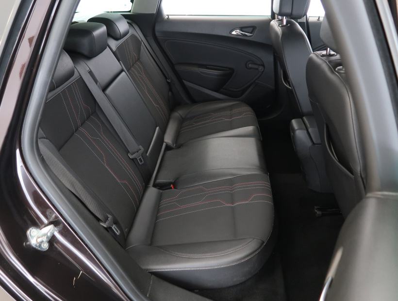 Opel Astra, 2013