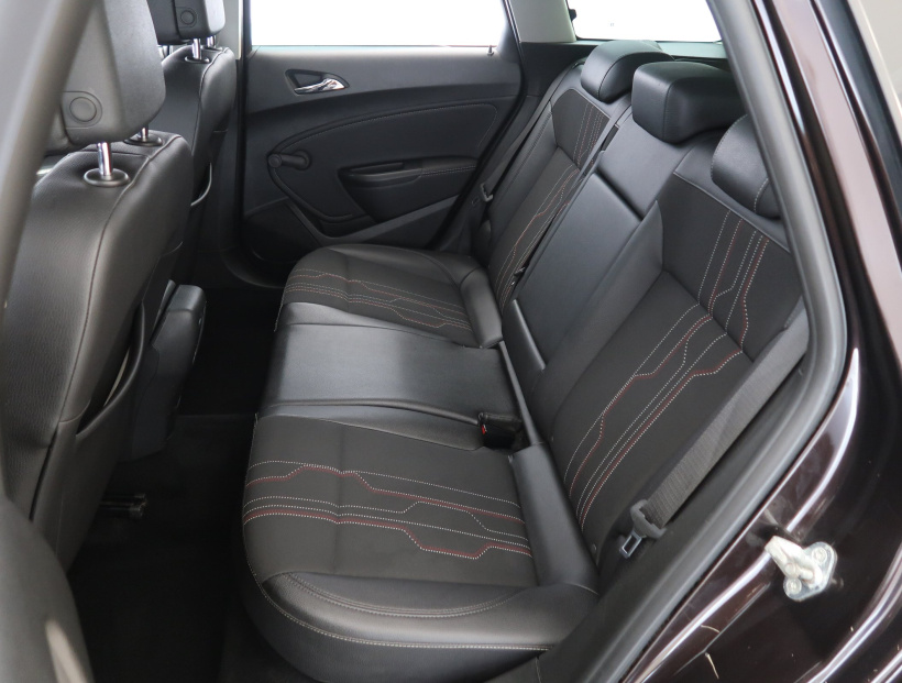 Opel Astra, 2013
