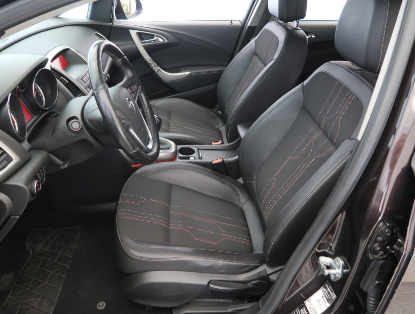 Opel Astra, 2013