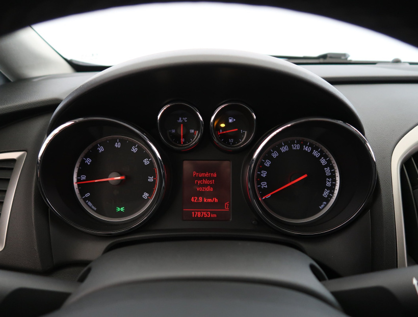 Opel Astra, 2013