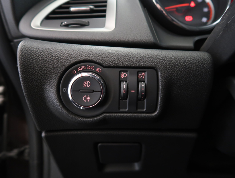 Opel Astra, 2013
