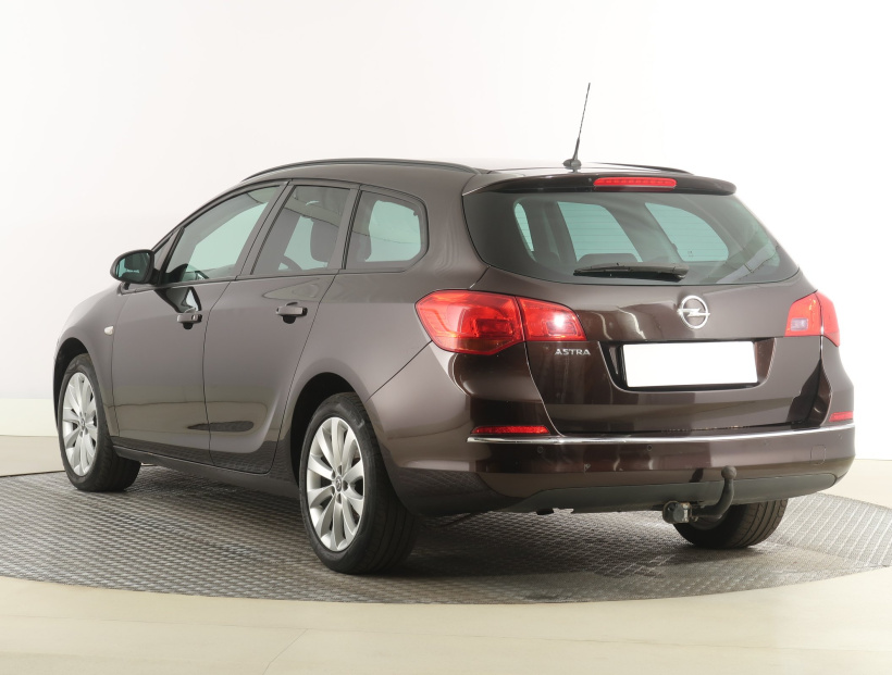 Opel Astra, 2013