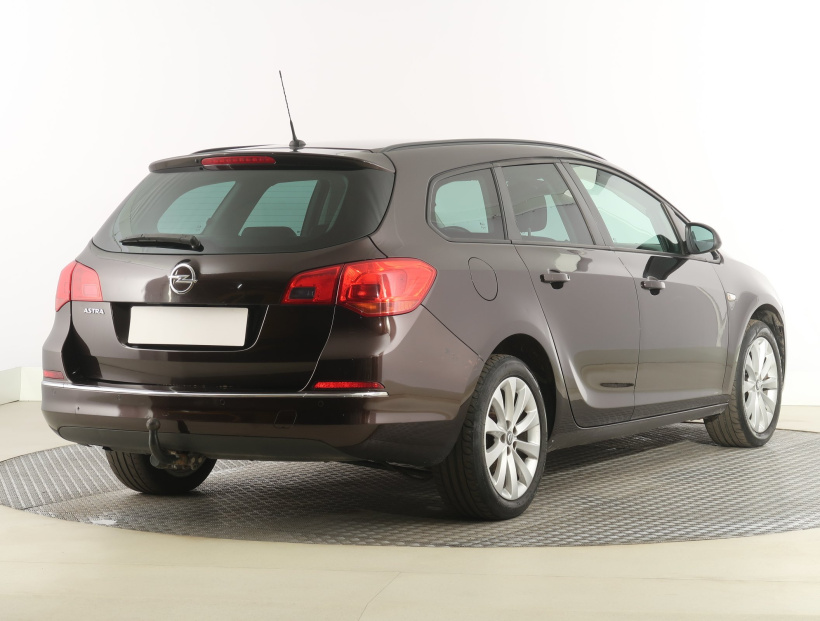 Opel Astra, 2013
