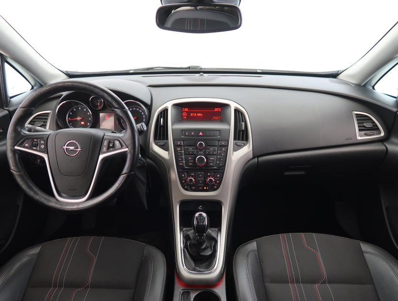 Opel Astra, 2013