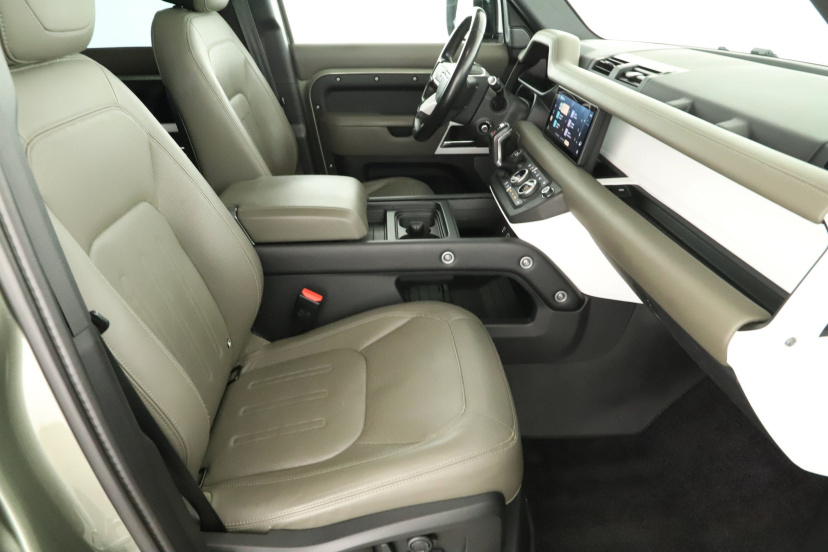 Land Rover Defender, 2021