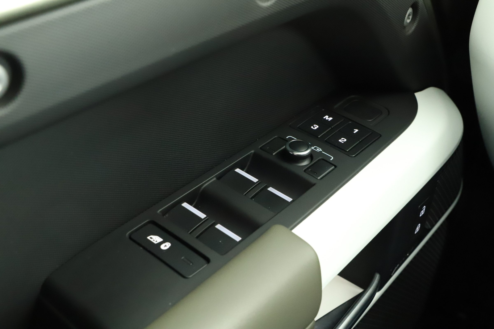 Land Rover Defender - 2021