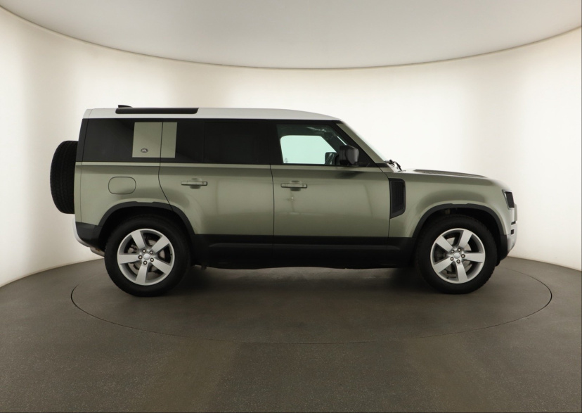 Land Rover Defender, 2021