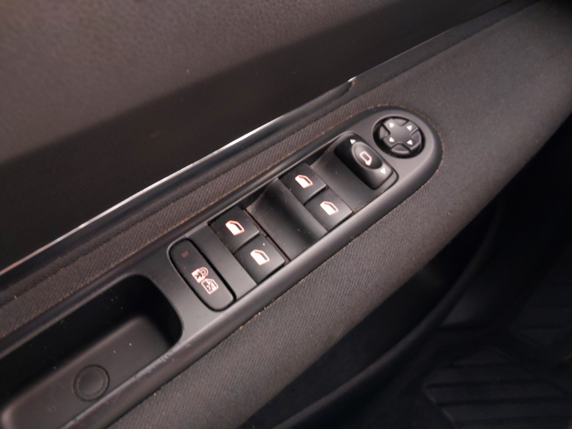 Peugeot 5008, 2013