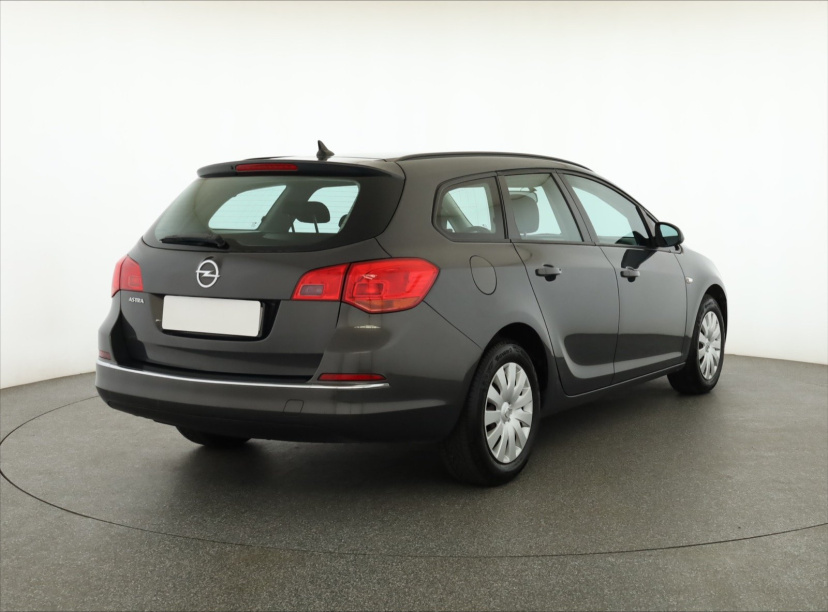 Opel Astra, 2014