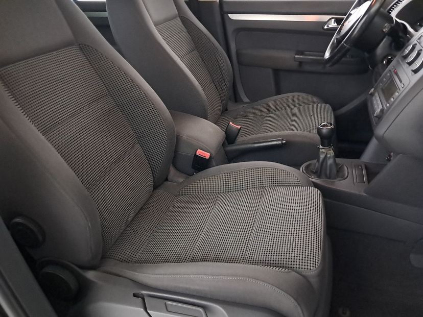 Volkswagen Touran, 2004