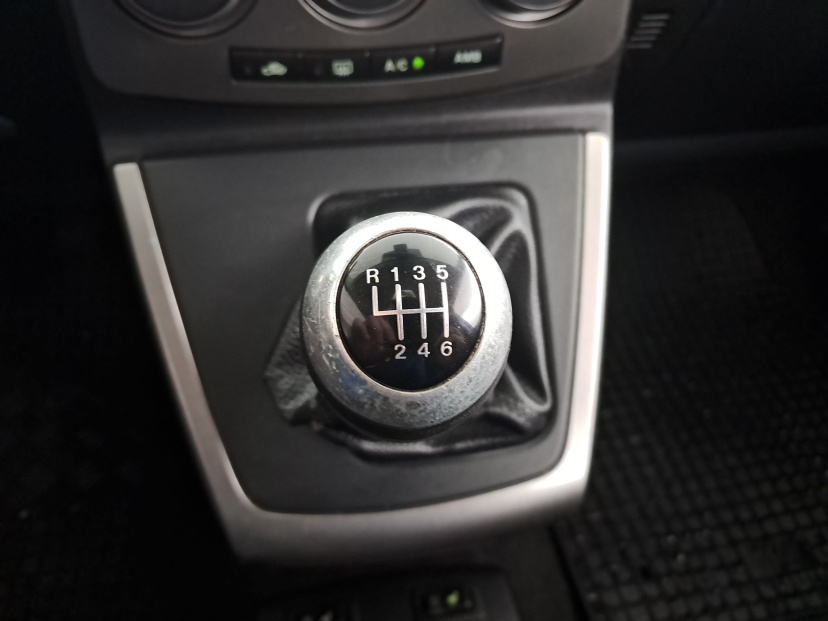 Mazda 5, 2010