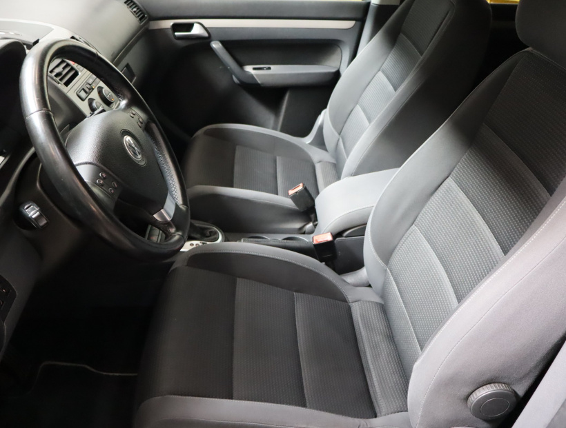 Volkswagen Touran, 2009