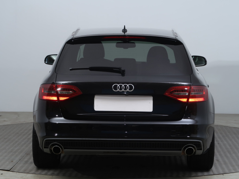 Audi A4, 2013