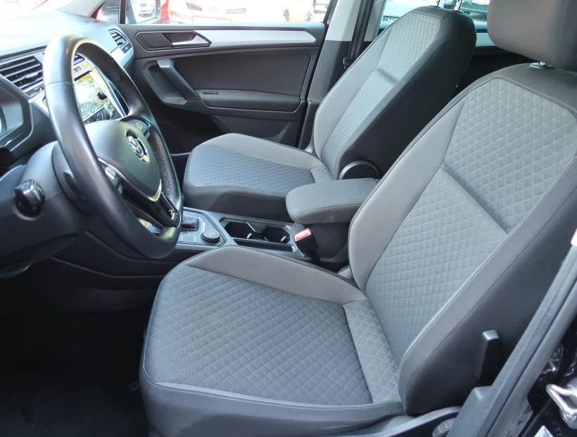 Volkswagen Tiguan, 2020