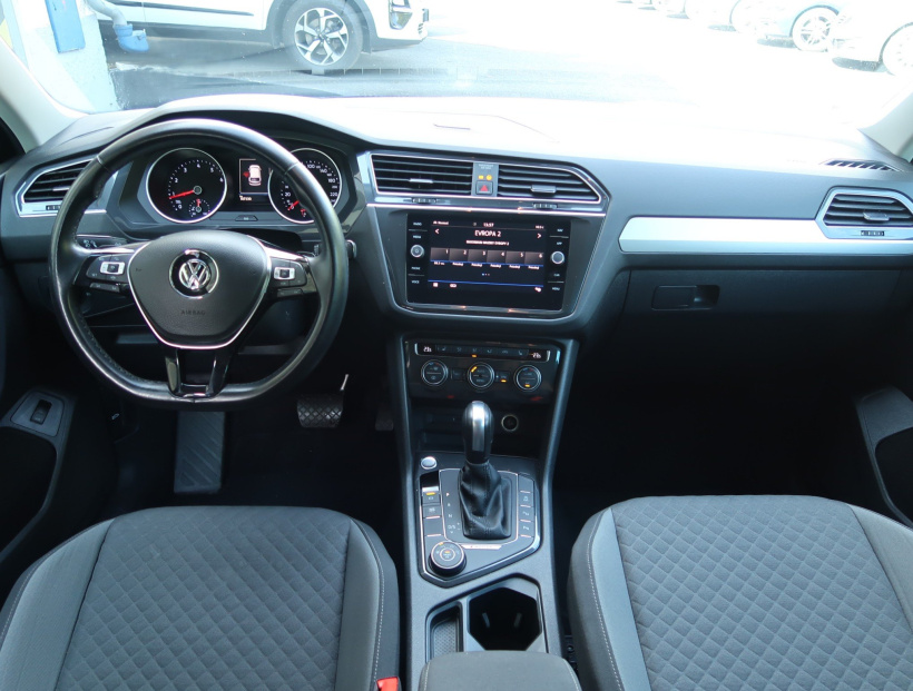 Volkswagen Tiguan, 2020