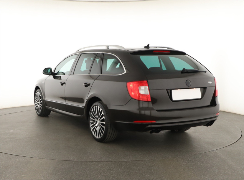 Škoda Superb, 2012