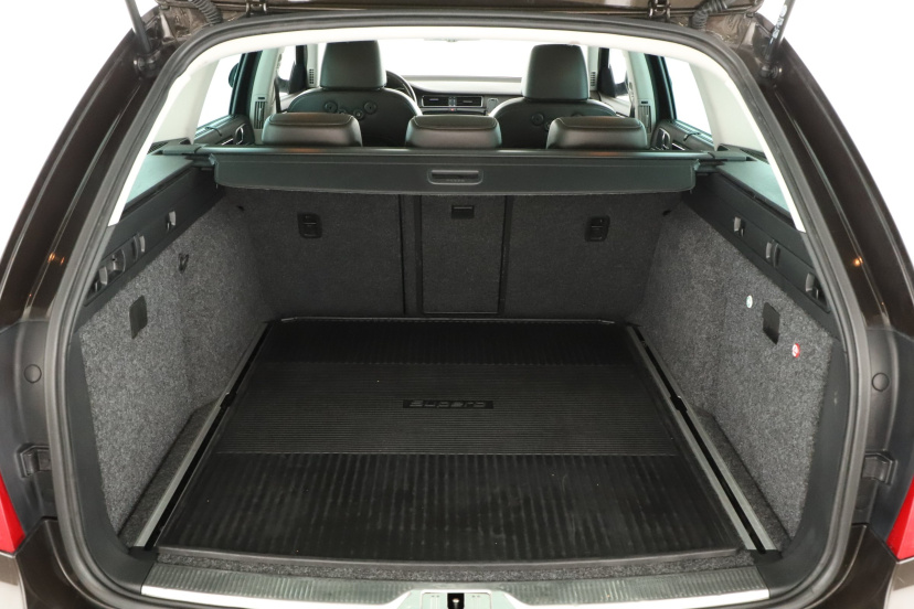 Škoda Superb, 2012