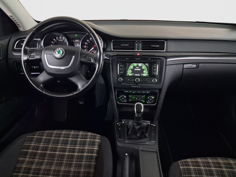 Škoda Superb, 2012