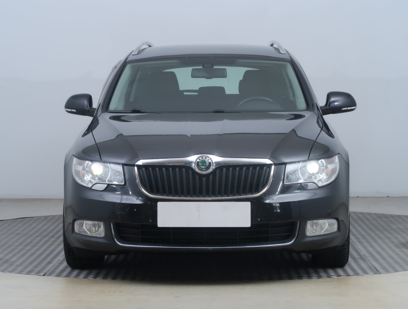 Škoda Superb, 2011
