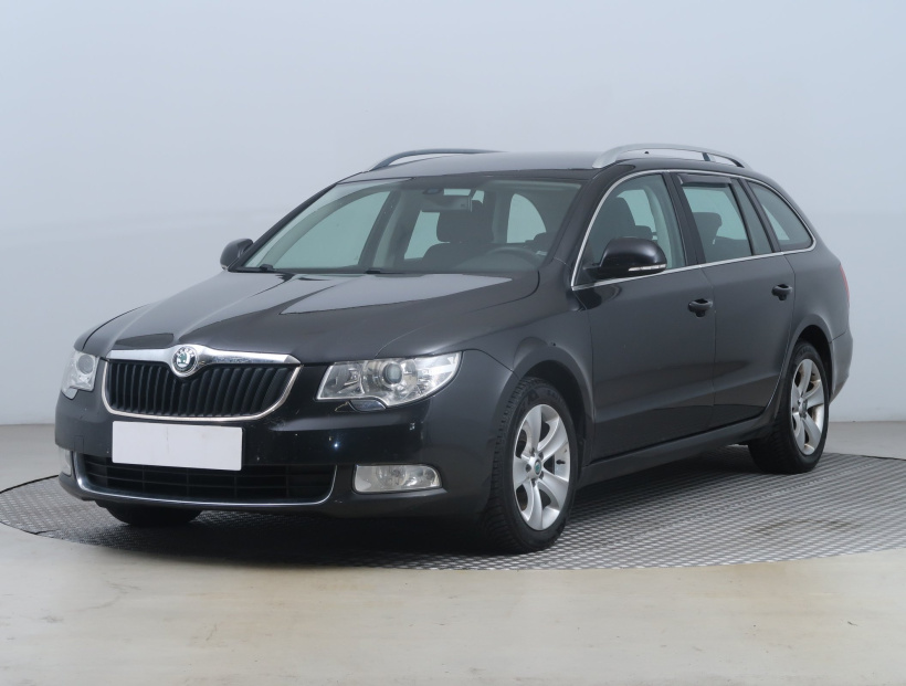 Škoda Superb, 2011