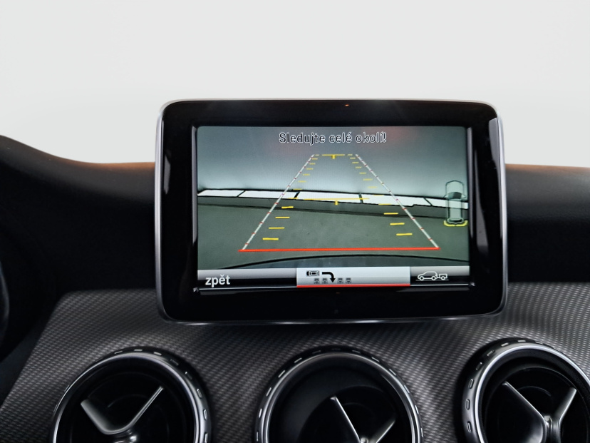 Mercedes-Benz GLA, 2015