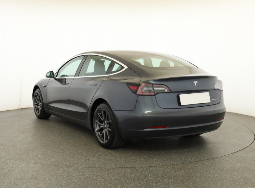 Tesla Model 3, 2019