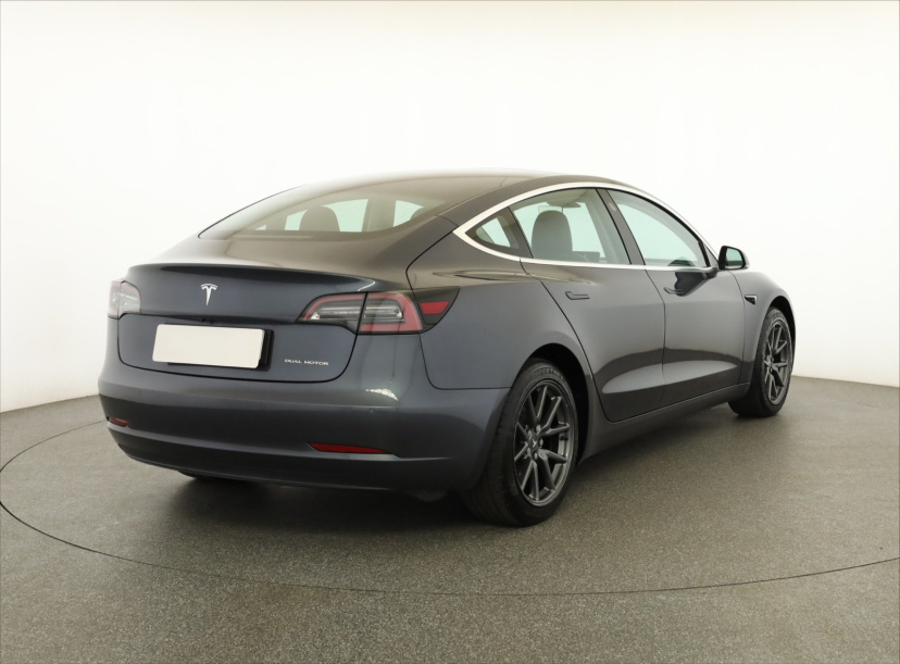 Tesla Model 3, 2019
