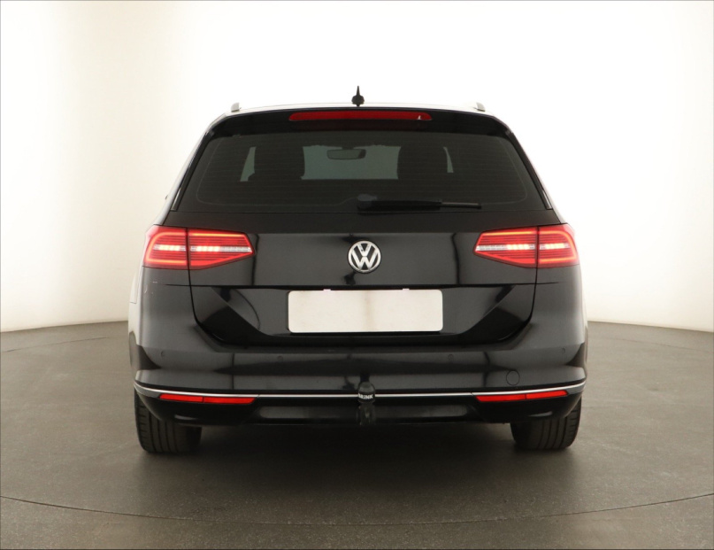 Volkswagen Passat, 2015