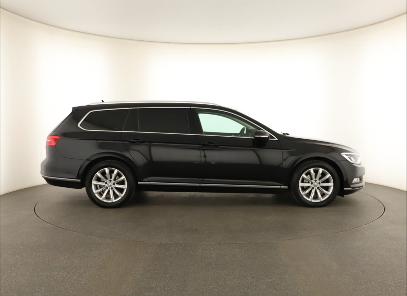 Volkswagen Passat, 2015
