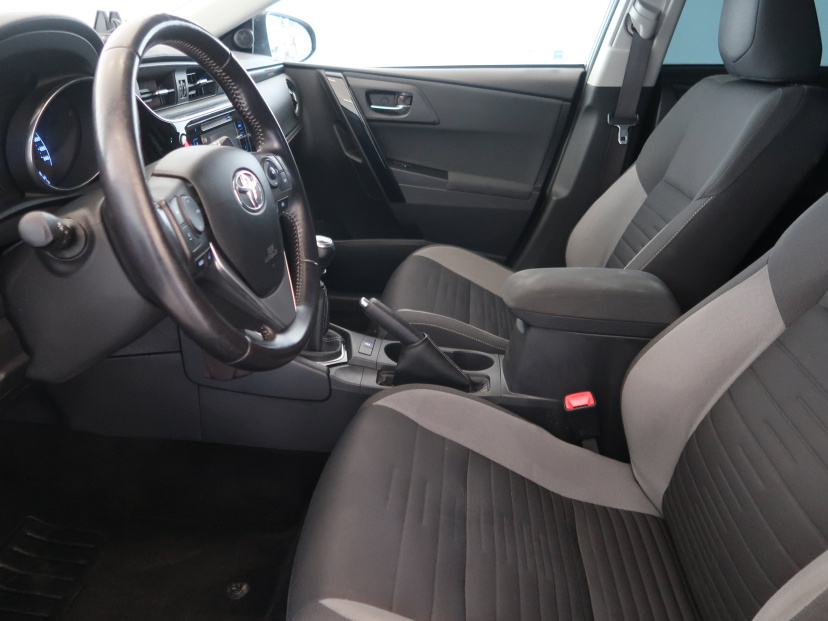 Toyota Auris, 2015
